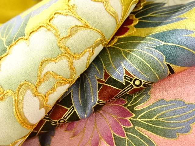  生花模様刺繍振袖
